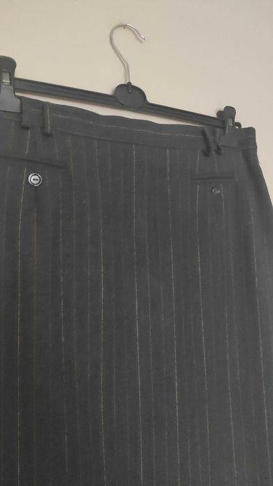 Elegancka spódnica Eugen Klein .97% wełna.