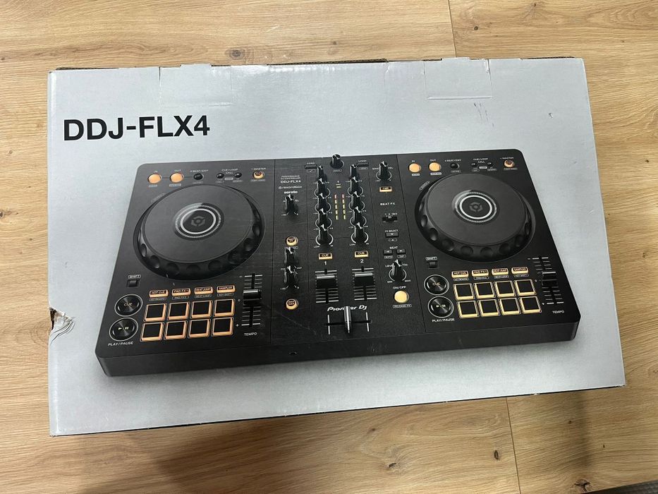 Mesa DJ-FLX4 usada 1 vez