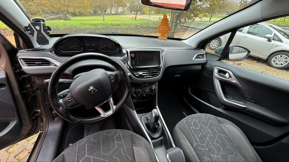 Peugeot 2008 1.2 gasolina ano 2017