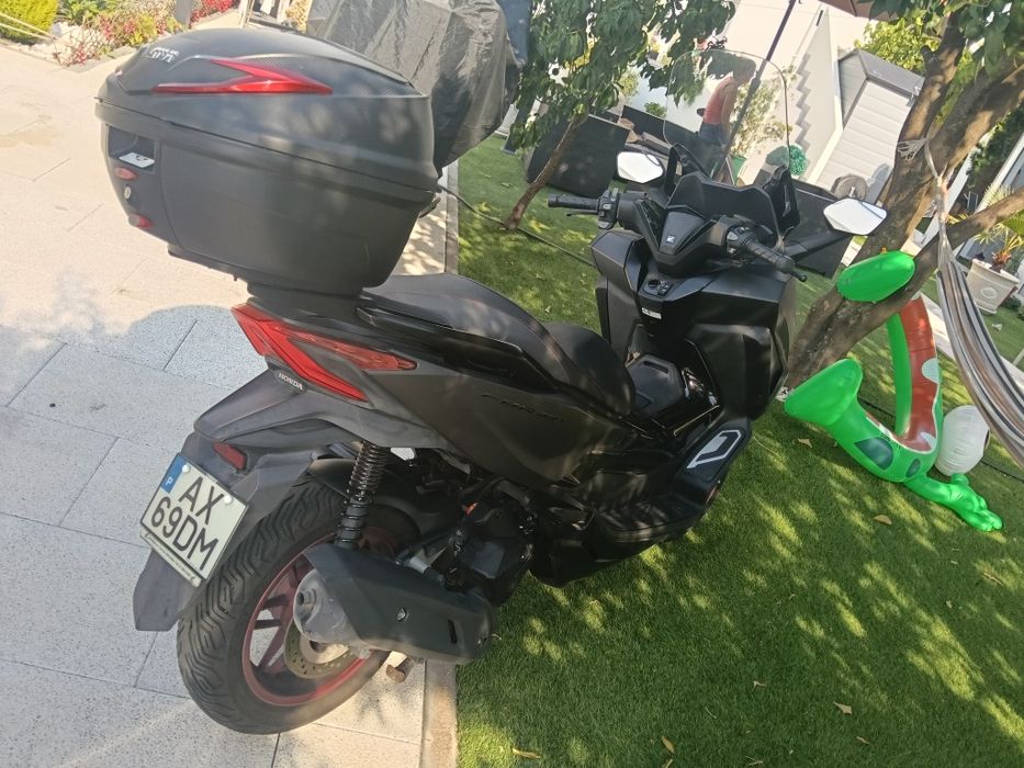 Título para o anúncio: Honda forza 125 edição especial 
Honda Forza 125 Edição Especial 2023 | 33.000 km | Impecável