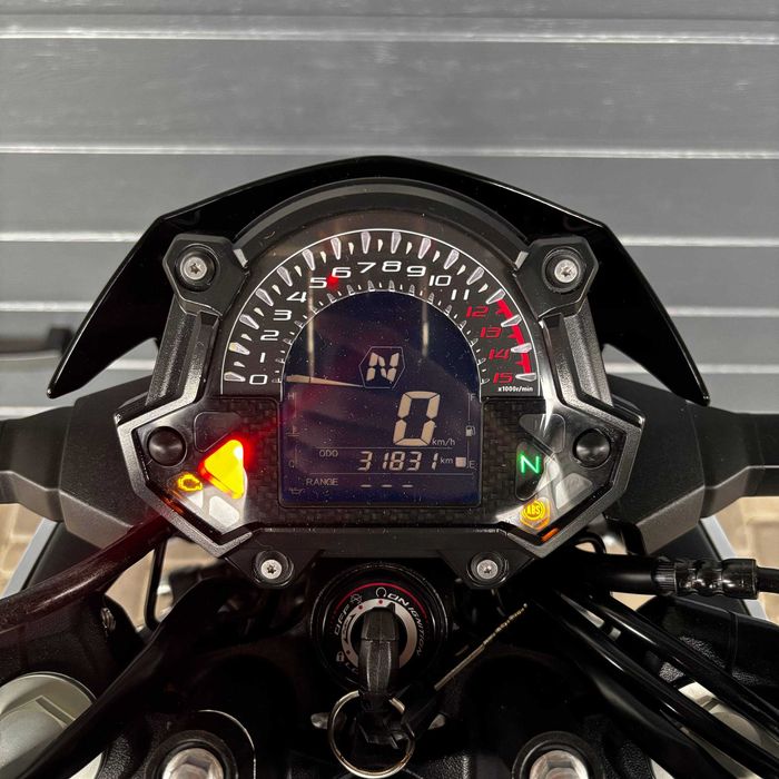 Продам мотоцикл Kawasaki Z400 (1634)