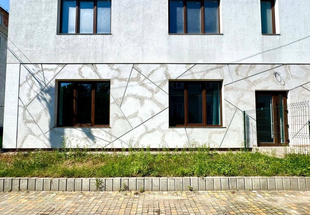 ПРОДАЖ сучасного комерційного приміщення в м.Стрий