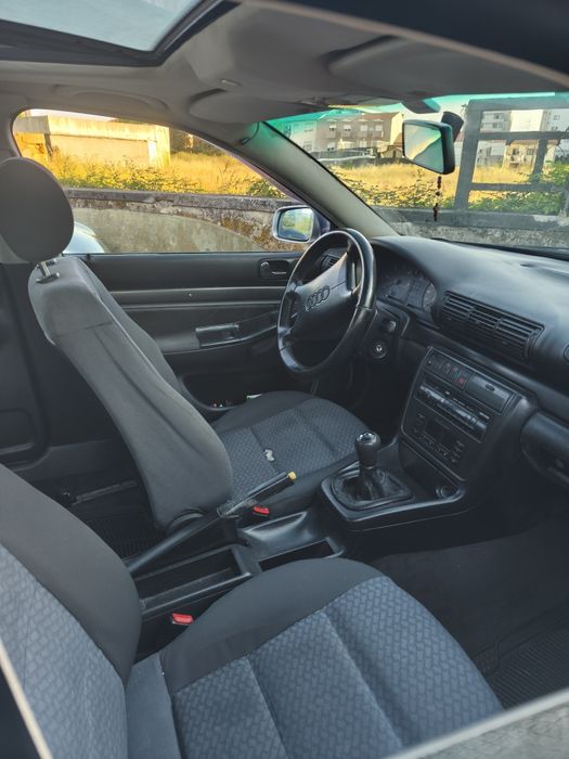 Audi A4 1.9 TDI 90cv — 1996  700€