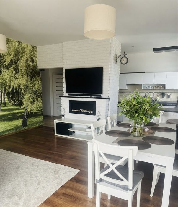 Sprzedam piękny, rozkładowy apartament z dużym tarasem, garażem, pomieszczeniem gospodarczym w prestiżowej dzielnicy Janów- gotowe do zamieszkania