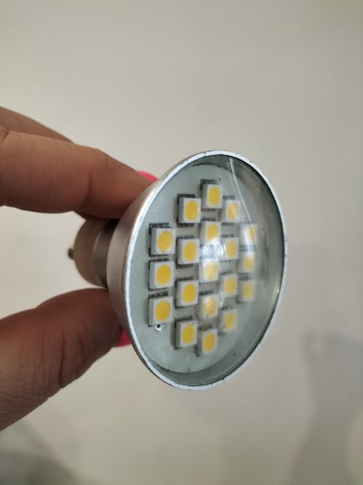 Halogeny żarówki ledowe Philips  18 szt