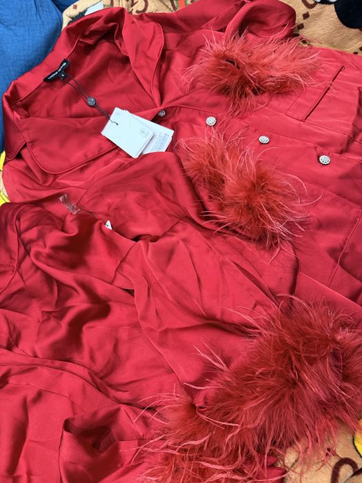 Червона сатинова піжама з пірʼям Nadine Merabi