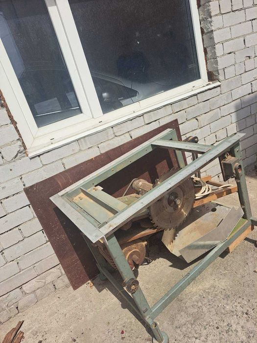 Продам станок циркулярка, деревообрабатывающий