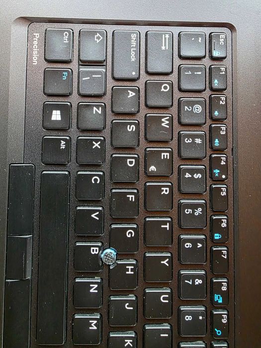 Stacja robocza Dell Precision 7740 i9-9980HK 17.3" 64GB RAM, 512GB SSD nowa bateria