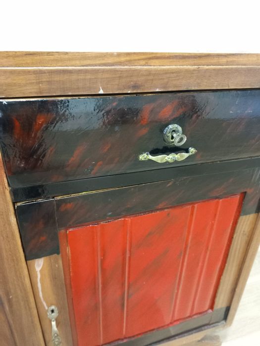 Cómoda antiga vintage