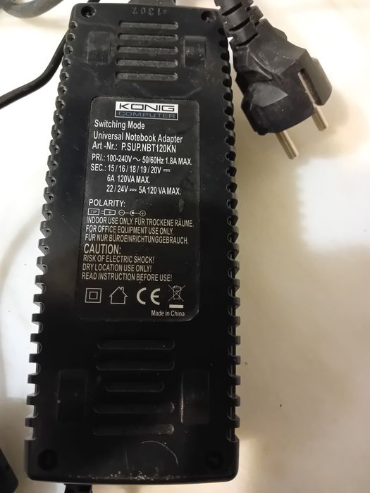 Adaptador Universal de Notebook/Portátil König Computer