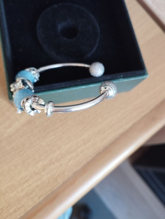 Bransoletka Pandora open bangle zestaw z charmsami