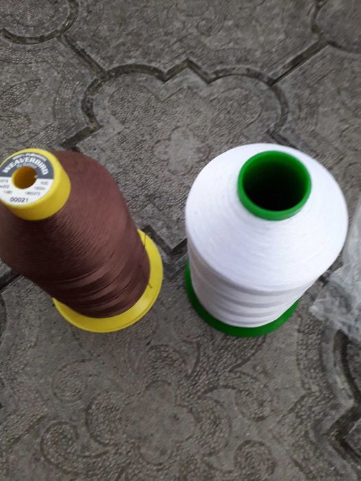 Нитки для швейних машин Poliestere 100% Італія 15,20,30,40,60 (3000 м)