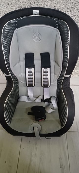 Fotelik samochodowy 9-18kg tapcerka Volkswagen