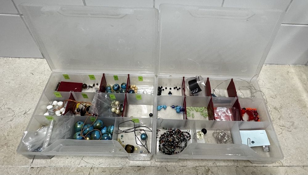 Caixas de ferramentas com contas