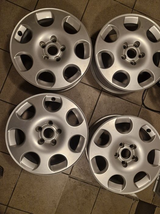 Felgi 16 Audi a3 8p