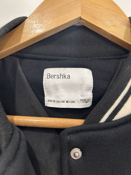 Тепла кофта бомбер Bershka XS-S