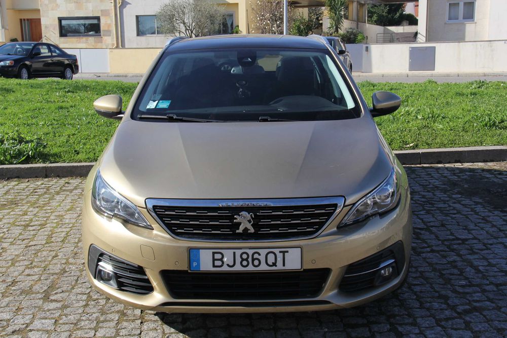 Peugeot 308 1.2 e-THP Allure | FULL EXTRAS e Teto Panorâmico