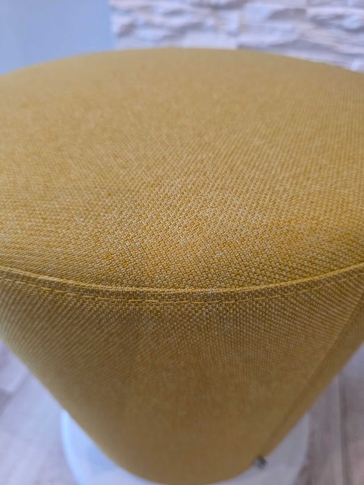 Pufa ergonomiczna Profim Mickey Hoker balansujący praca na stojąco