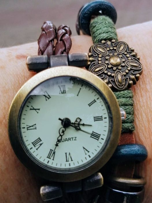 Vintage  śliczny stylowy zegarek