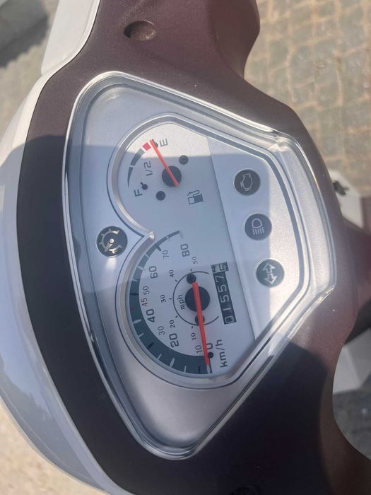 Scooter ZAHARA. Marca: KEEWY. Modelo: B76. A Gasolina. 2019