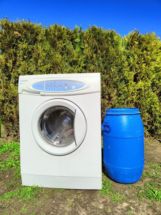 Пральна машина з баком