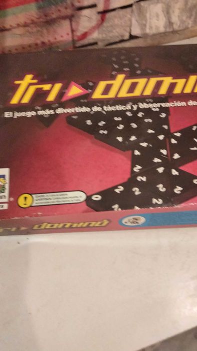 Jogo de mesa tri-domino