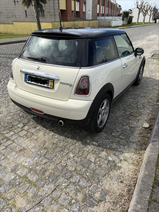 Mini cooper D …….442673276703232001