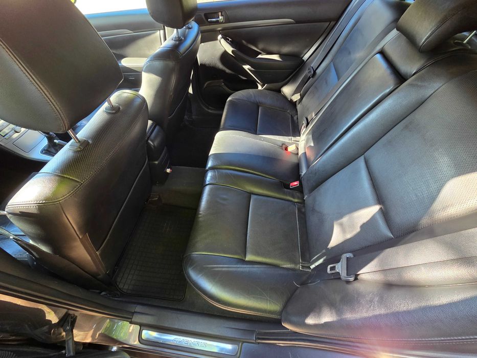Toyota Avensis T25 liftback, 2.2 diesel 150 km z 2008r