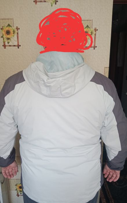 Продам спортивную куртку