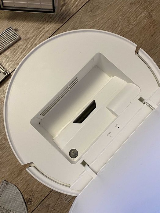 Робот-пылесос Xiaomi ( робот пилосос Xiaomi Mi Robot )