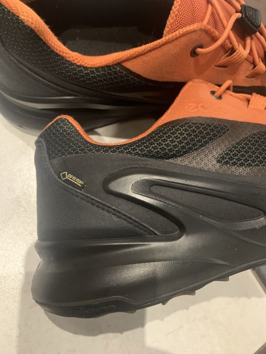 Продам кросівки ecco biom,розмір 43.Стан нових.