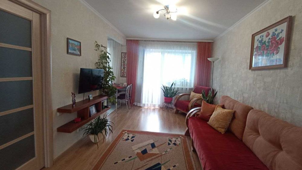 Квартира подобово, в центрі, біля міської ради.