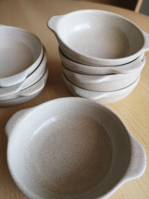8 Pratos Fundos Louça Vinagrés