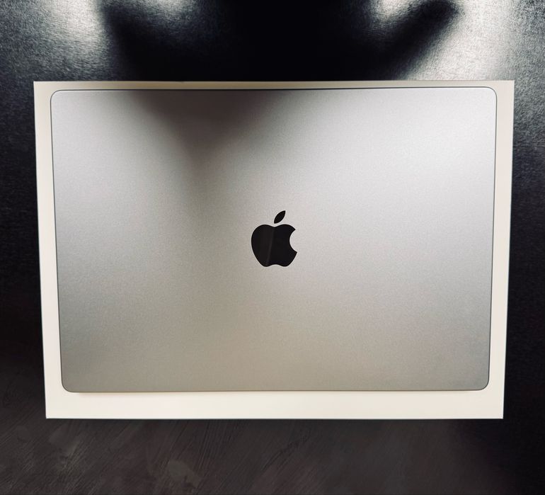 Офіційний Macbook Pro 16 32 gb на гарантії
