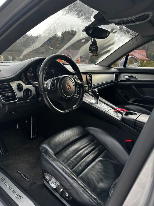 Porsche Panamera 4S