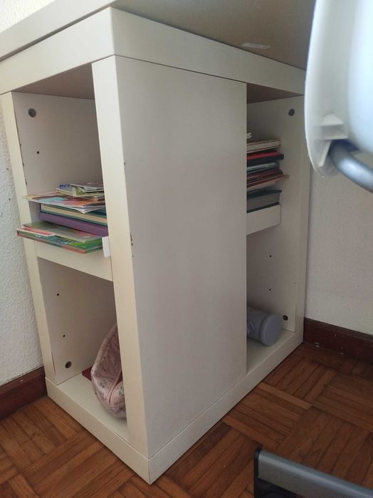 Secretaria e cadeira IKEA