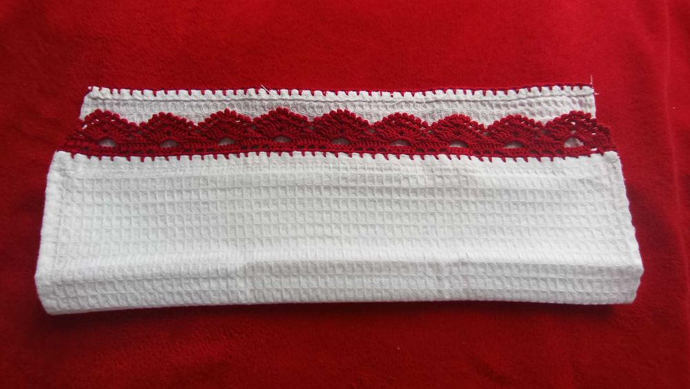 Pano de cozinha com barrado crochê