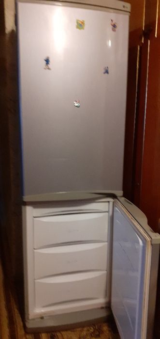 Продається холодильник