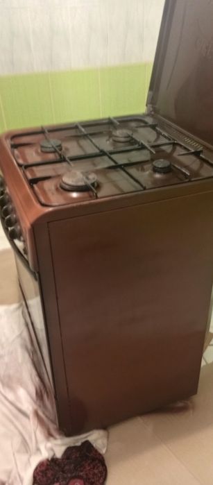 Продам срочно газовую плиту в отличном  состоянии