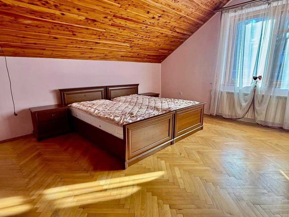 Оренда будинку у Брюховичах біля лісу