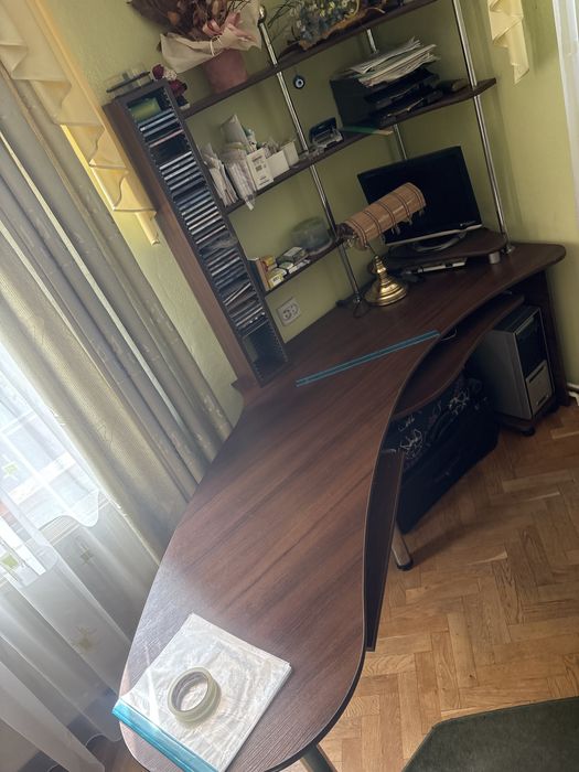 Компютерний стіл