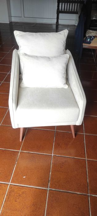 Poltrona/ Cadeirão NOVA, ainda embalada