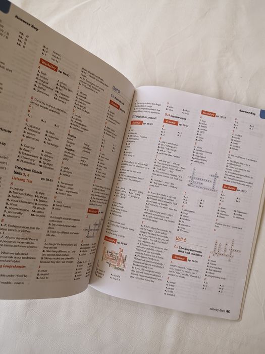 Inglês 8º - Workbook / Caderno de Atividades - "New Wave Revolution 8"