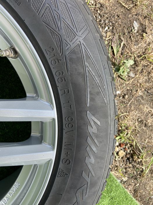 Резина Шини 215/65 R17 Vredestein Wintrac Pro