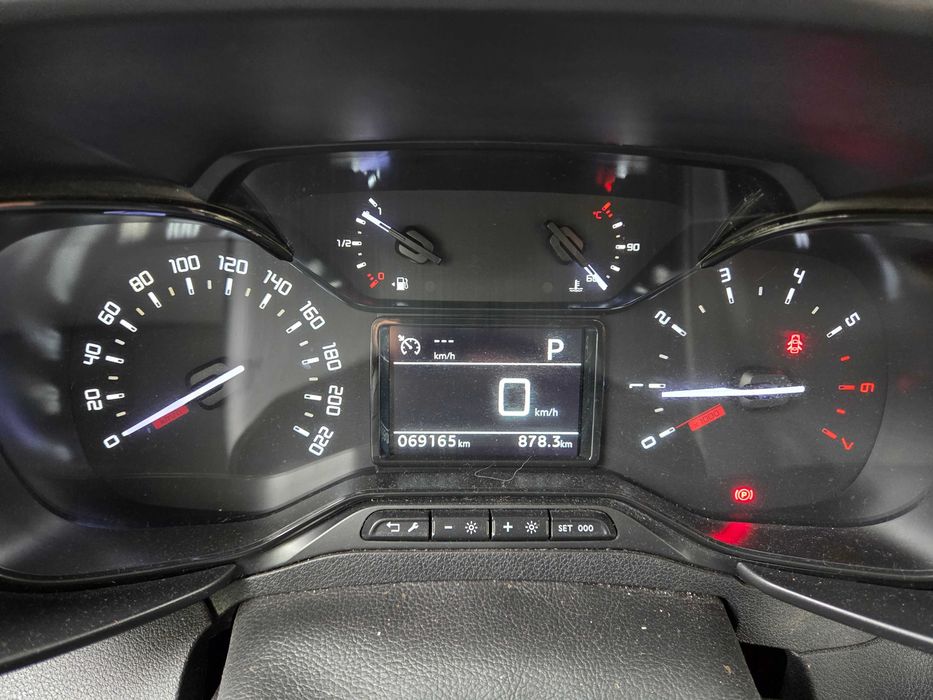 Sprzedam  Citroën Berlingo 2020 r.  niski przebieg 069165km