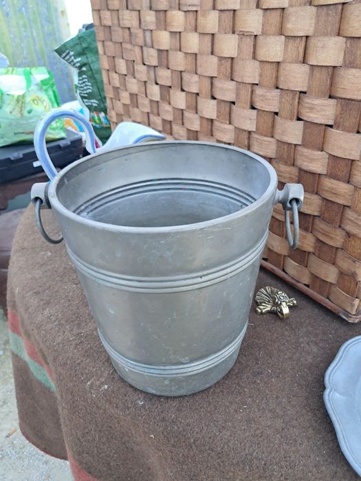 Balde antigo em estanho português