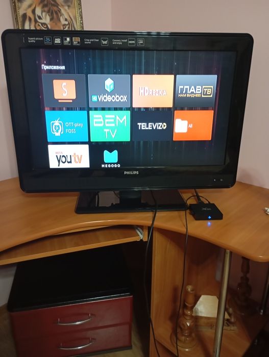 Телевизор Филипс 32" Модель на фото.