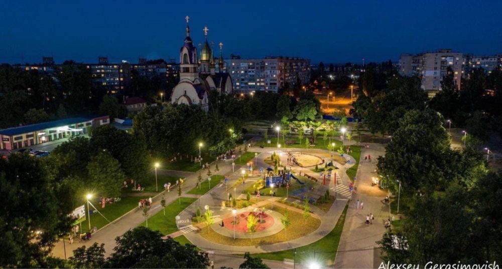 Сдам квартиру левый берег,2-х комн.посуточно,понедельно.Свободна