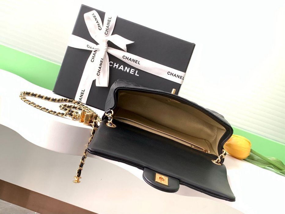 Chanel flap Bag black