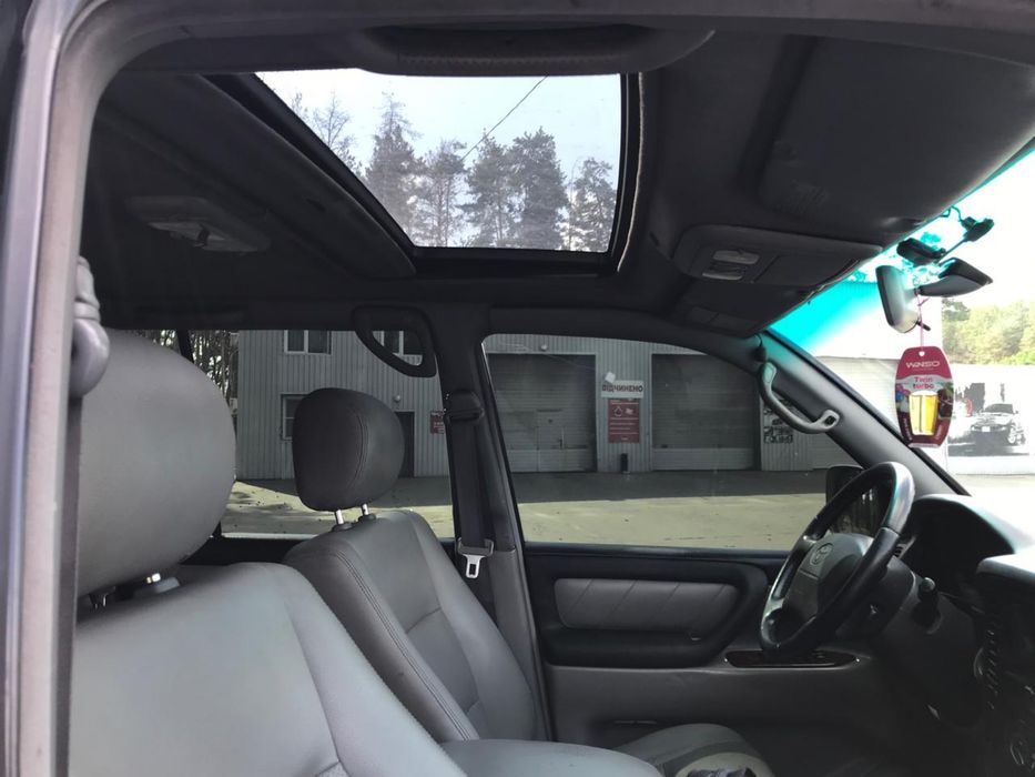 Toyota LandCruiser 100